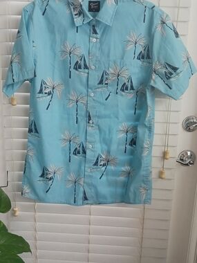 Original Deluxe Light Blue Tropical Print Short-Sleeve Button-Down Shirt